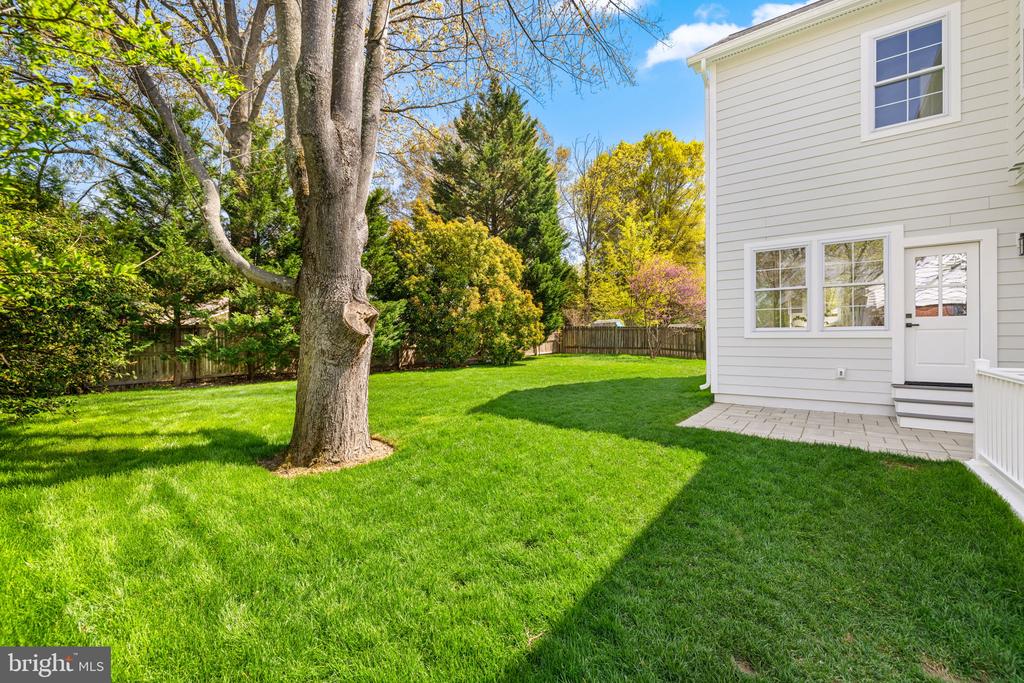 1010 CROTON DRIVE
