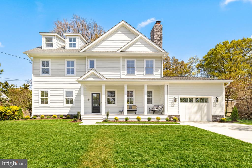 1010 CROTON DRIVE