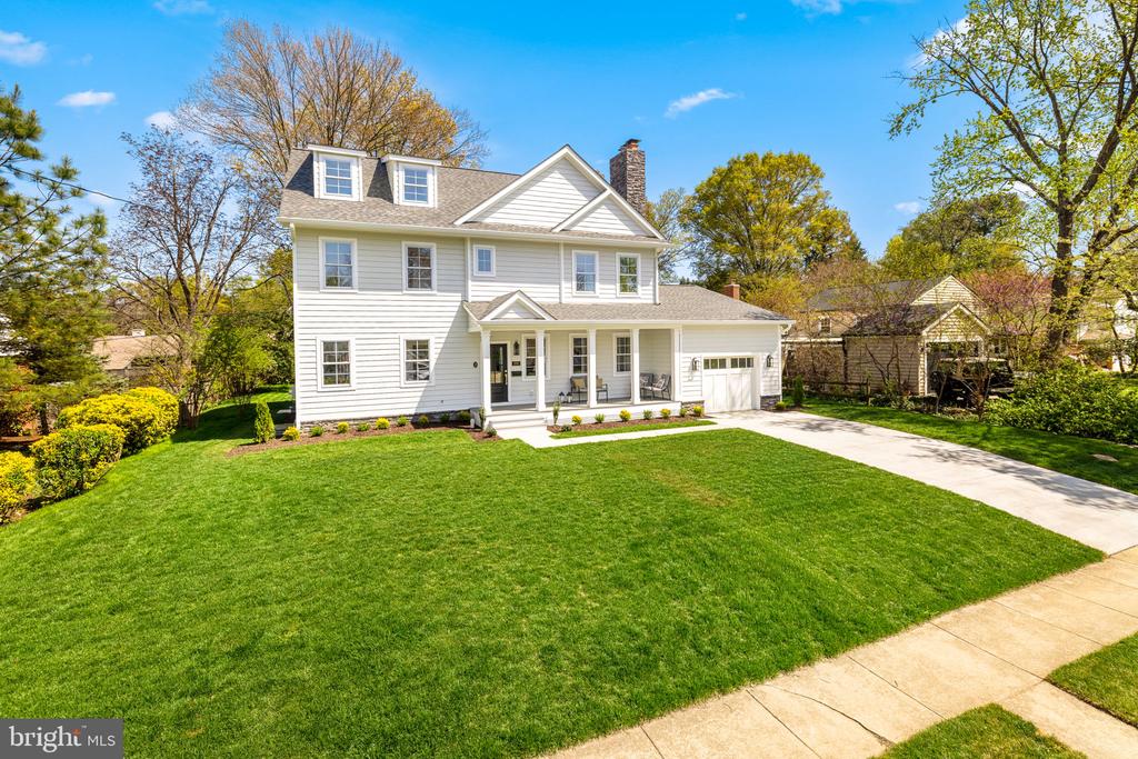 1010 CROTON DRIVE