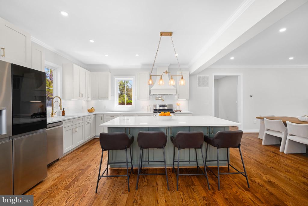 1010 CROTON DRIVE