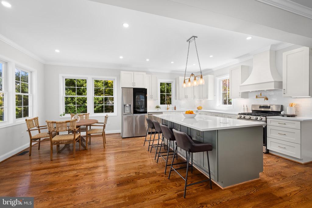 1010 CROTON DRIVE