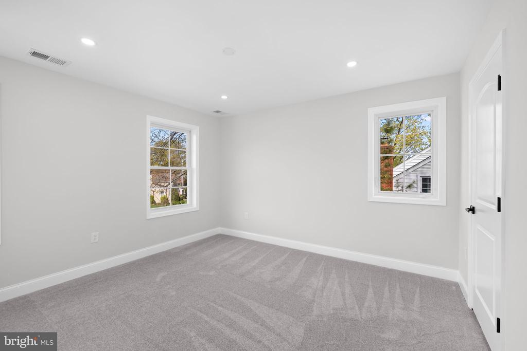 1010 CROTON DRIVE