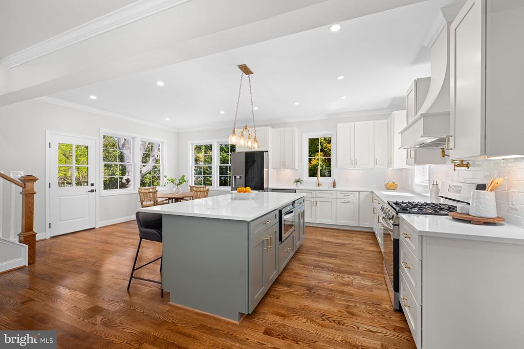 1010 CROTON DRIVE