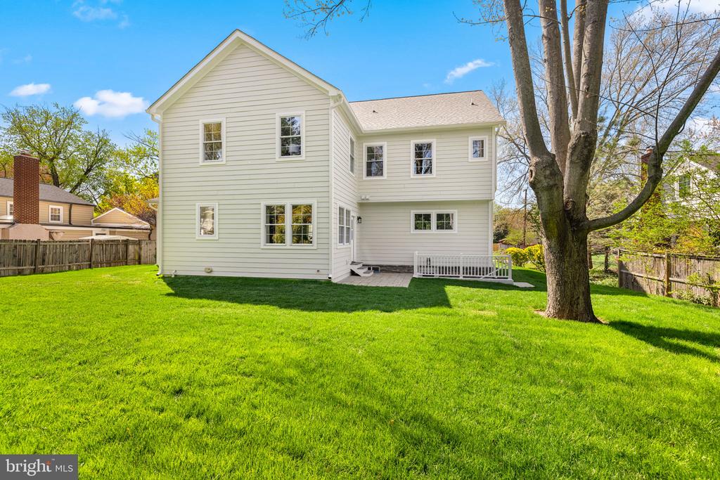 1010 CROTON DRIVE