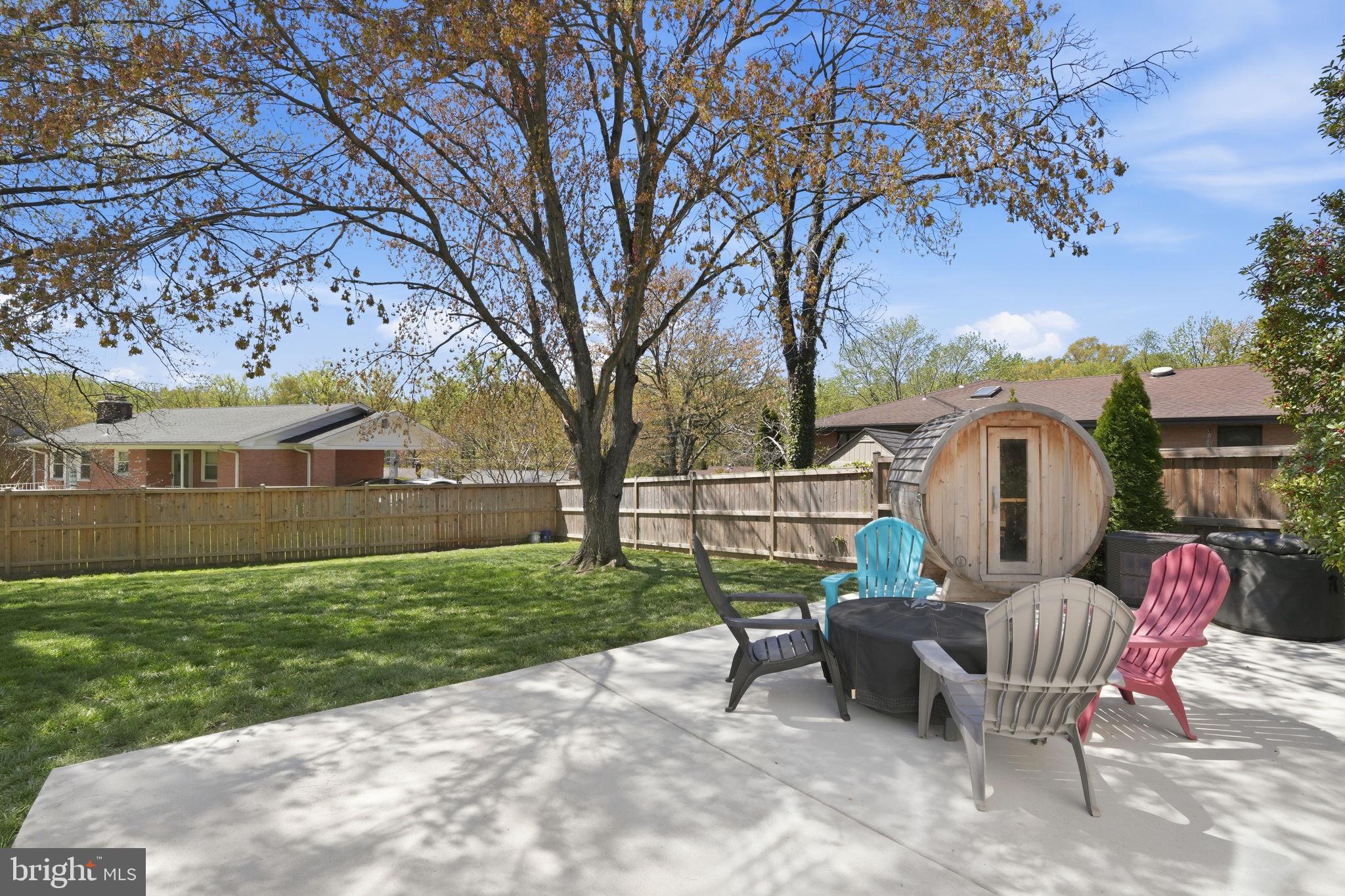 2209 ROLLINS DRIVE