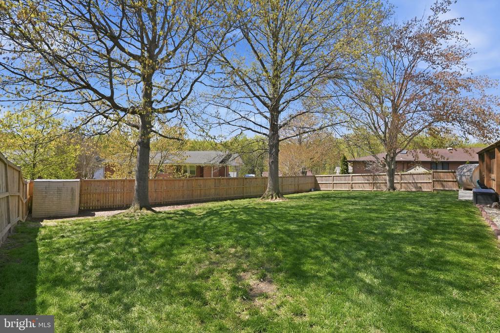 2209 ROLLINS DRIVE