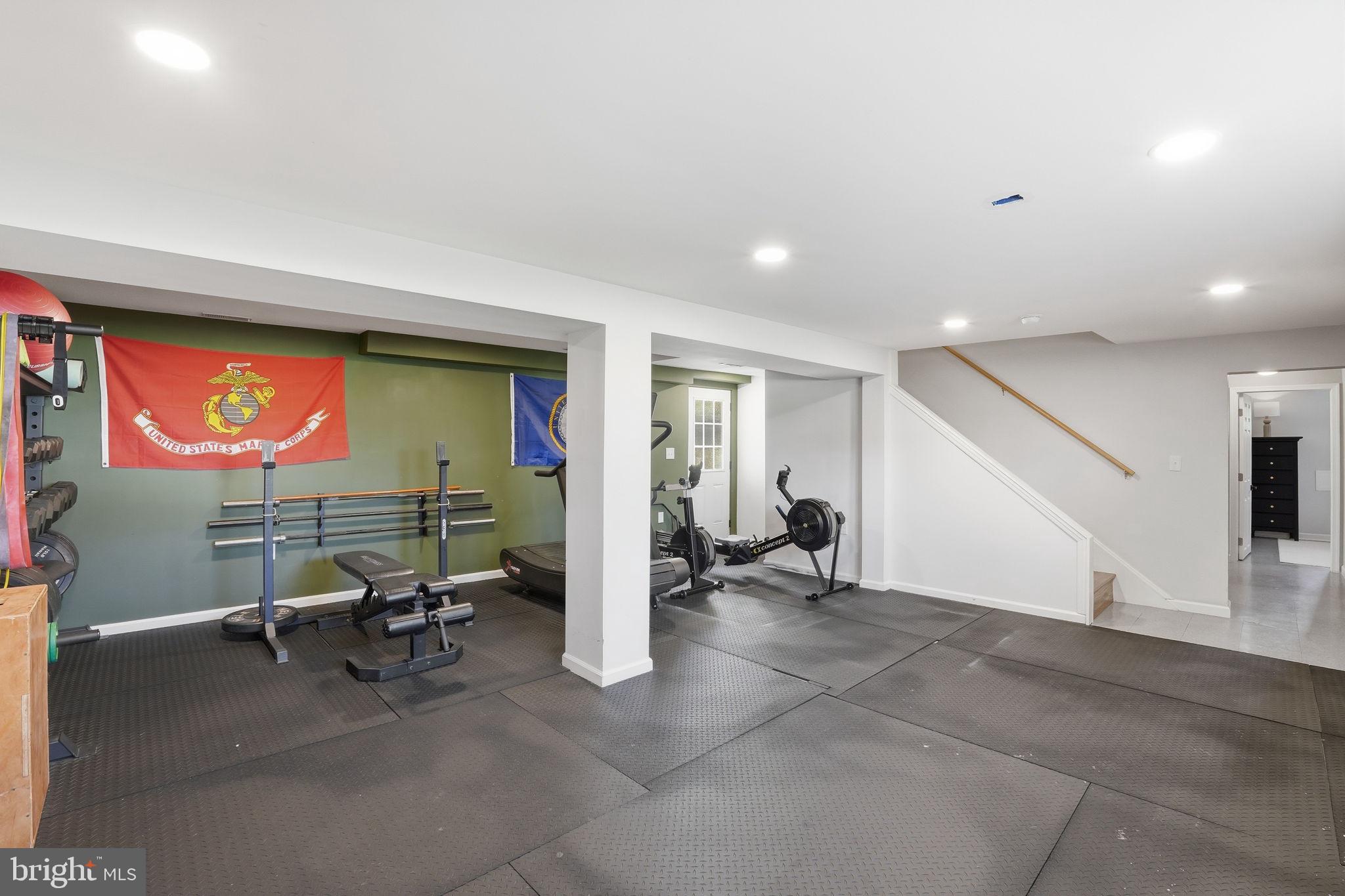 2209 ROLLINS DRIVE
