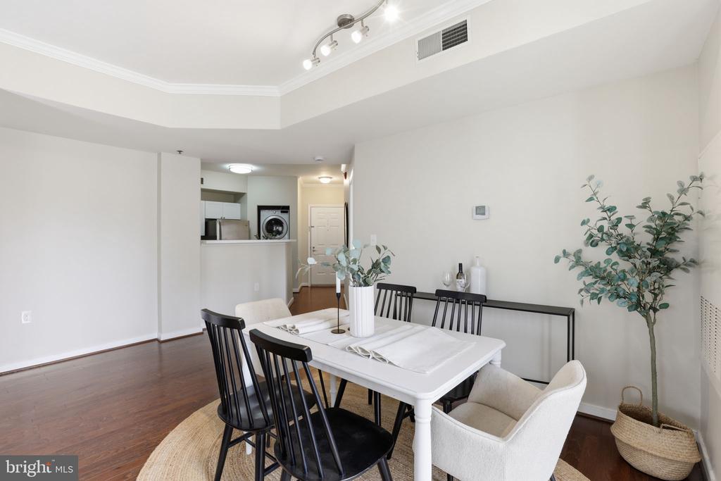 1641 INTERNATIONAL DRIVE 114