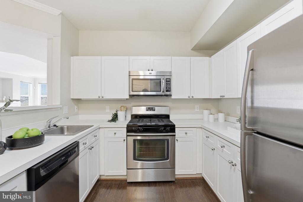 1641 INTERNATIONAL DRIVE 114