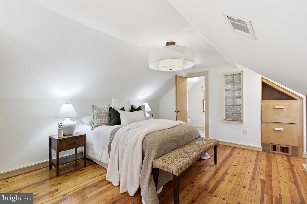 1501 OLDE TOWNE ROAD