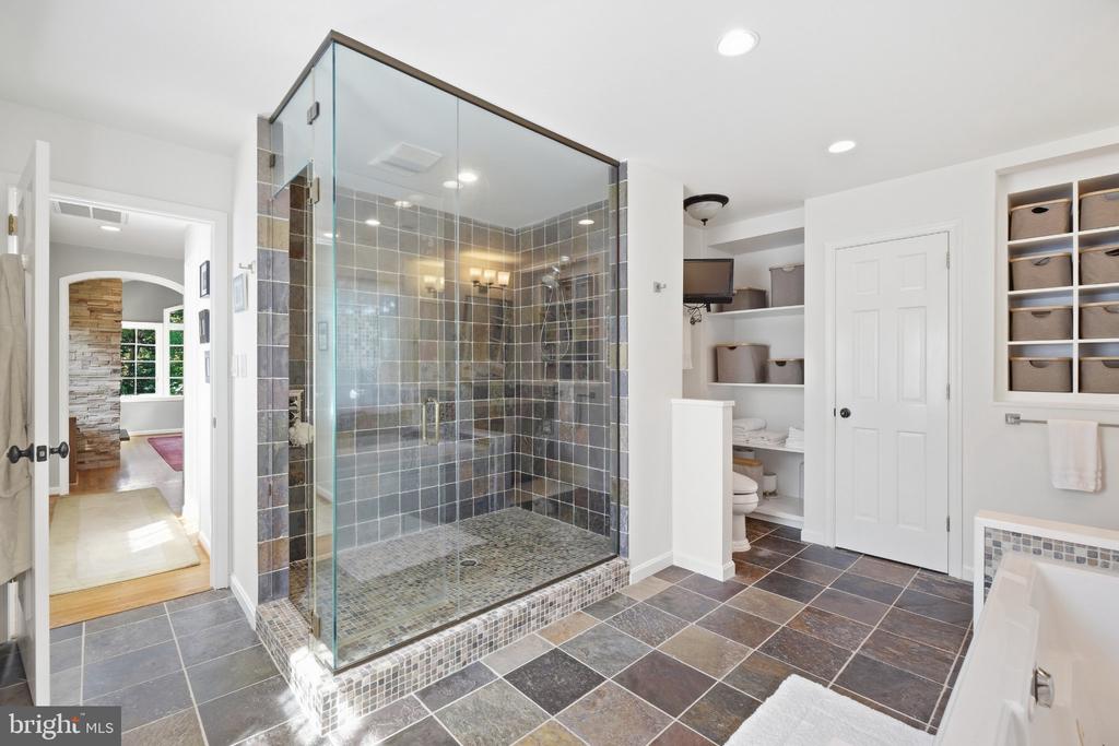 2504 TURBRIDGE LANE
