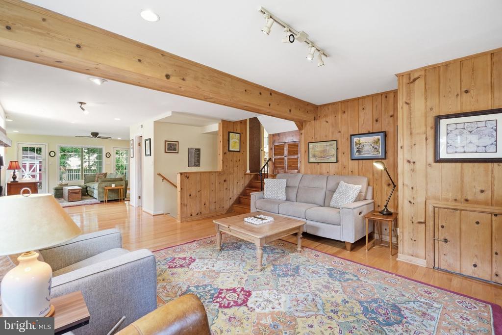 2504 TURBRIDGE LANE