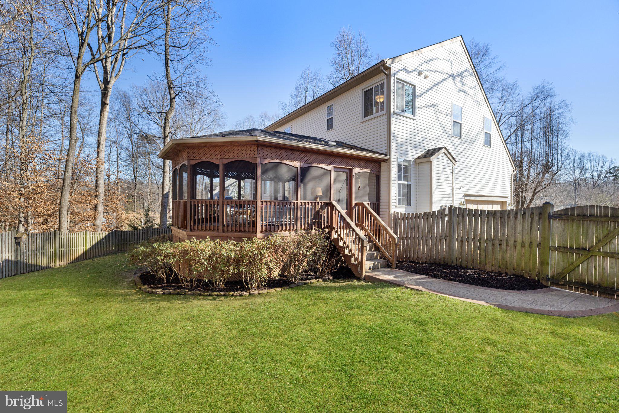 7854 Pembridge Rd