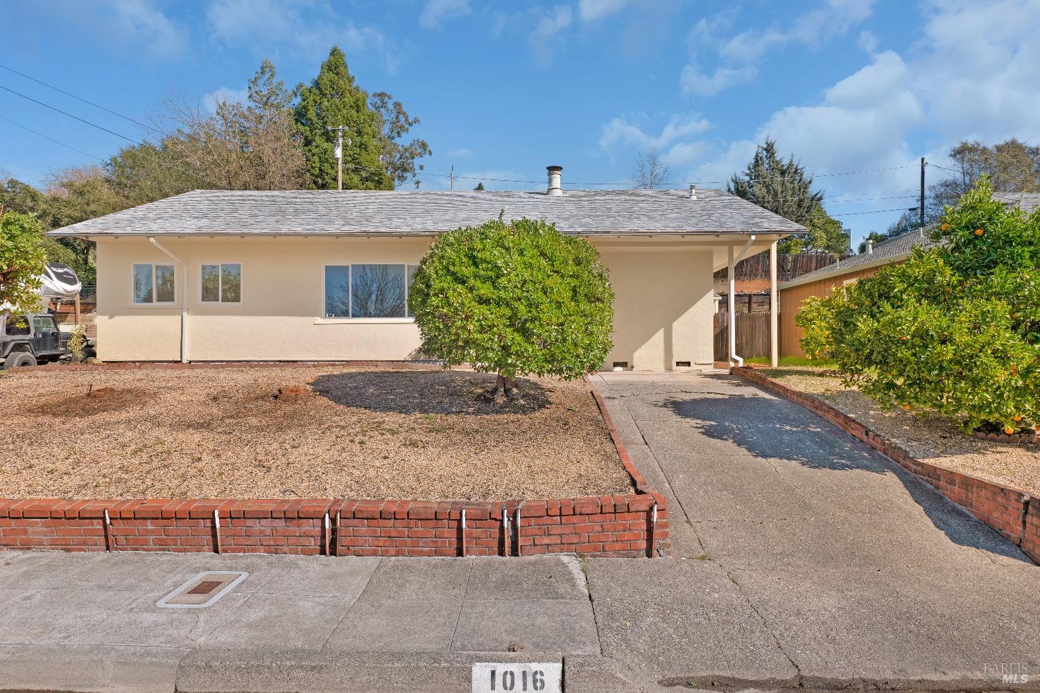 1016 Sunnyside Dr