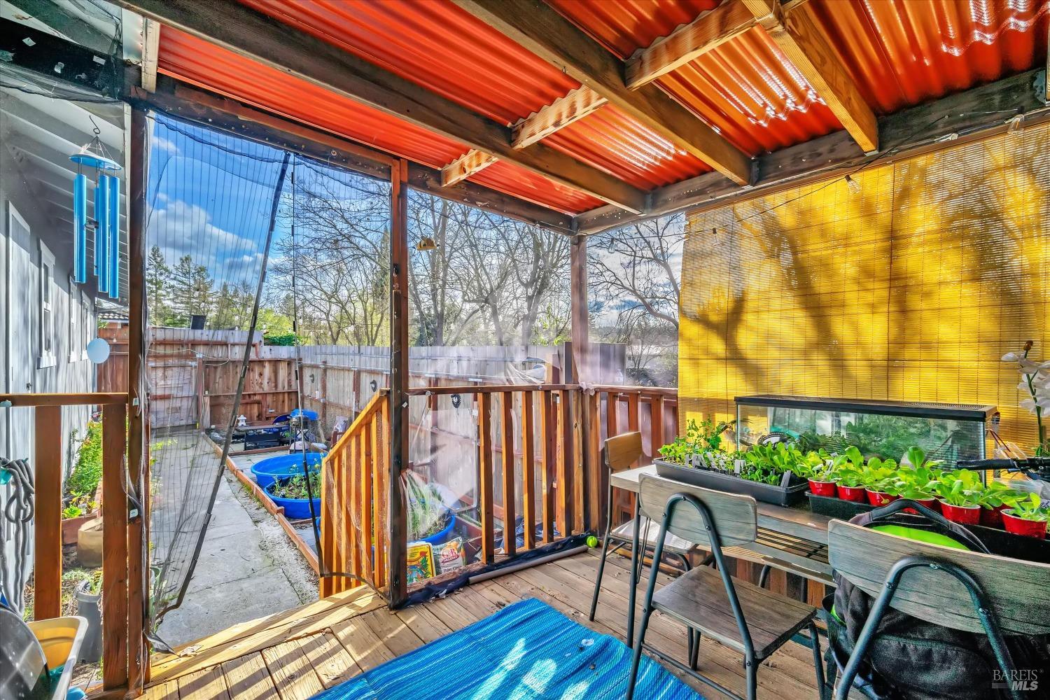 1717-1719 Mission Blvd