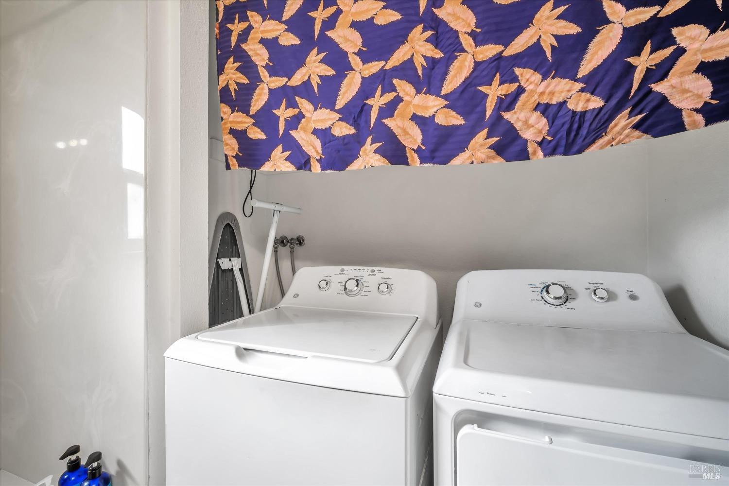 1717-1719 Mission Blvd