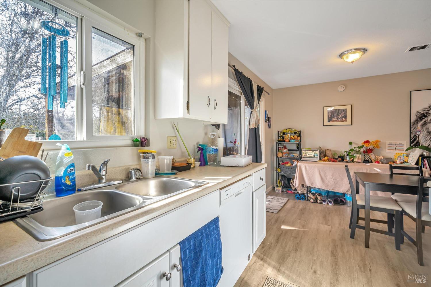 1717-1719 Mission Blvd