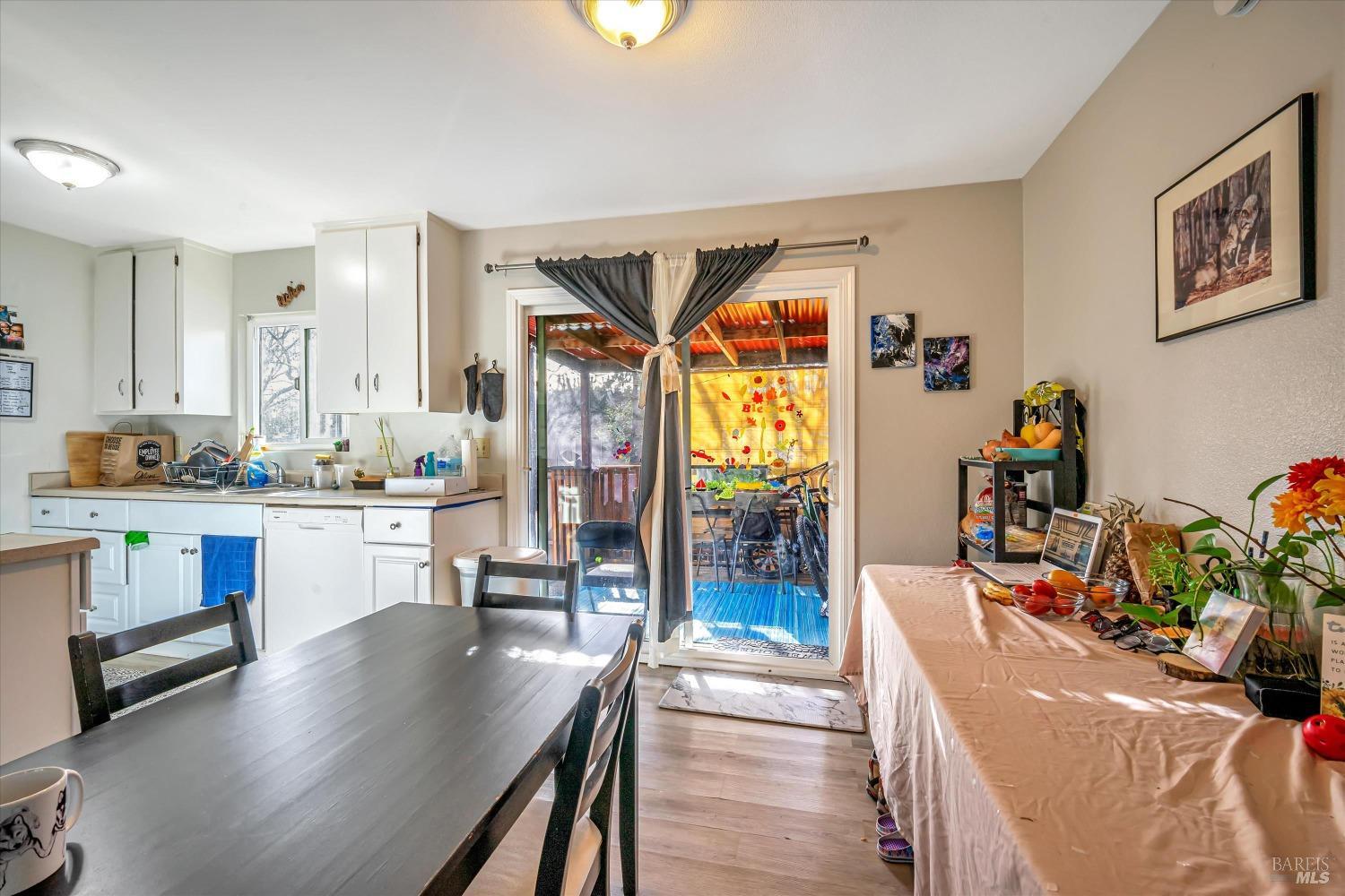 1717-1719 Mission Blvd