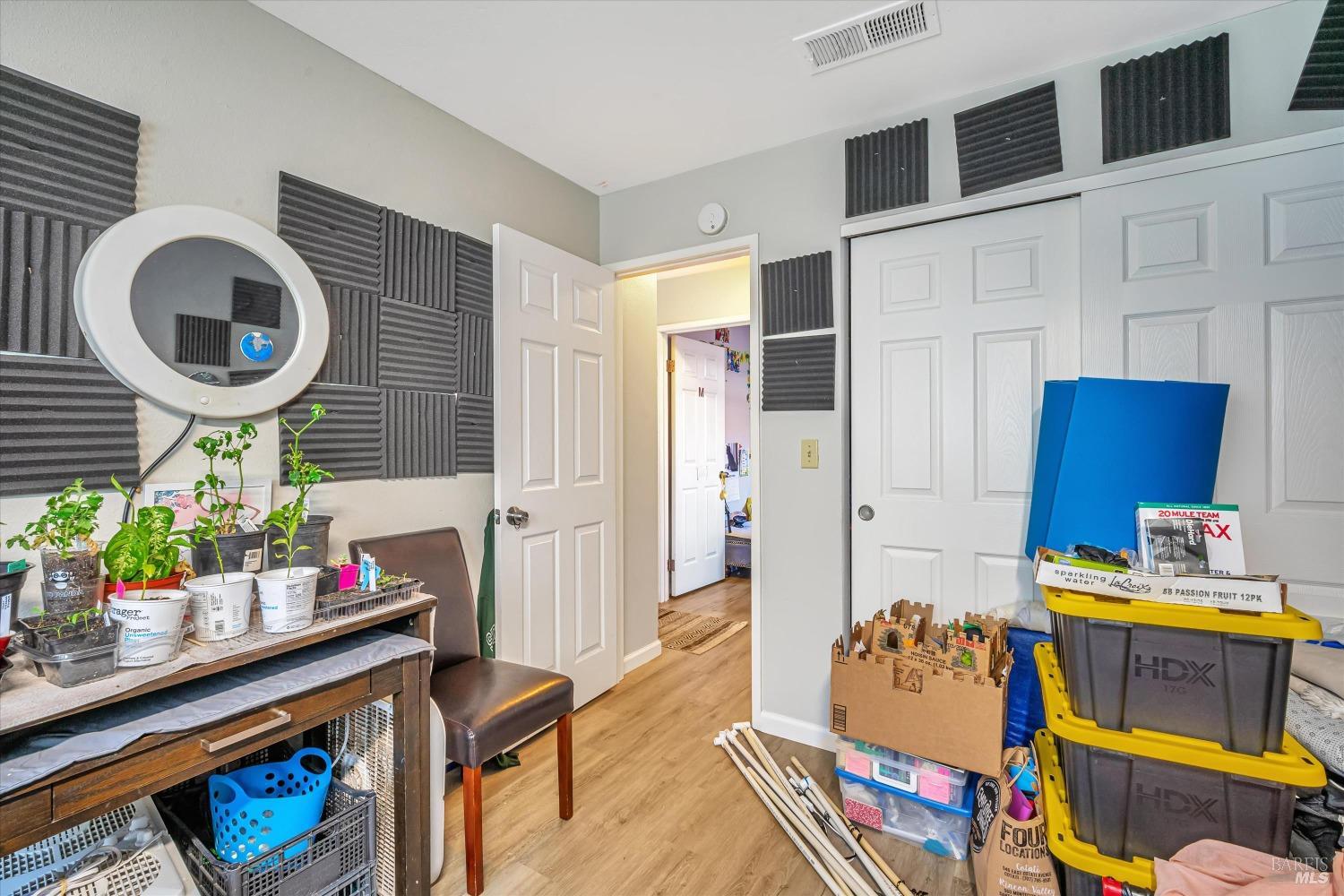 1717-1719 Mission Blvd