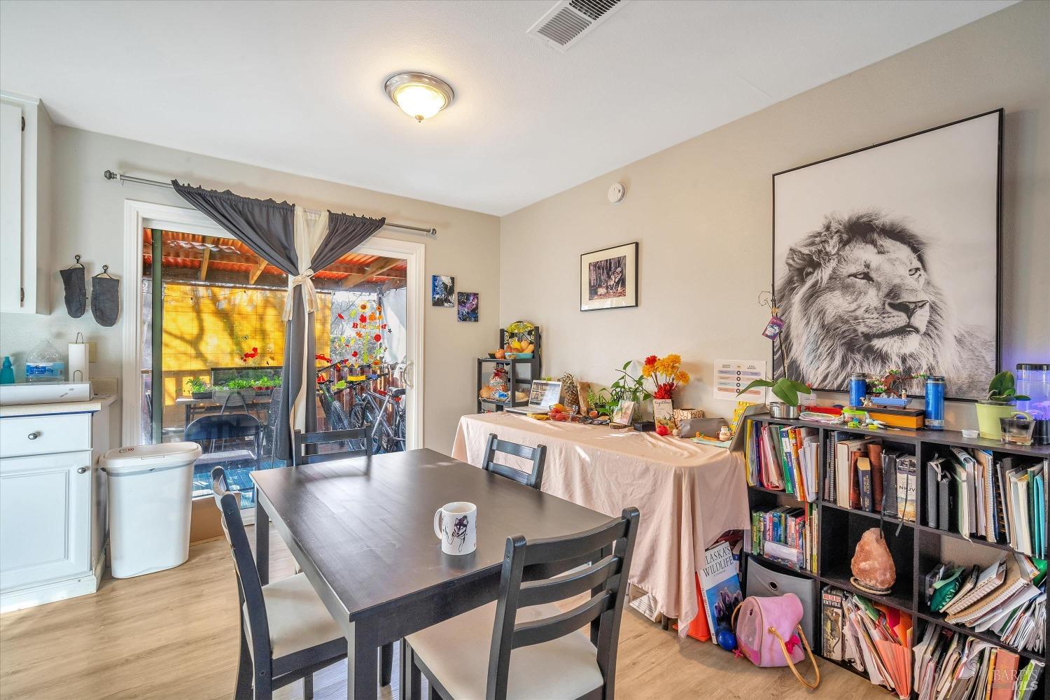 1717-1719 Mission Blvd