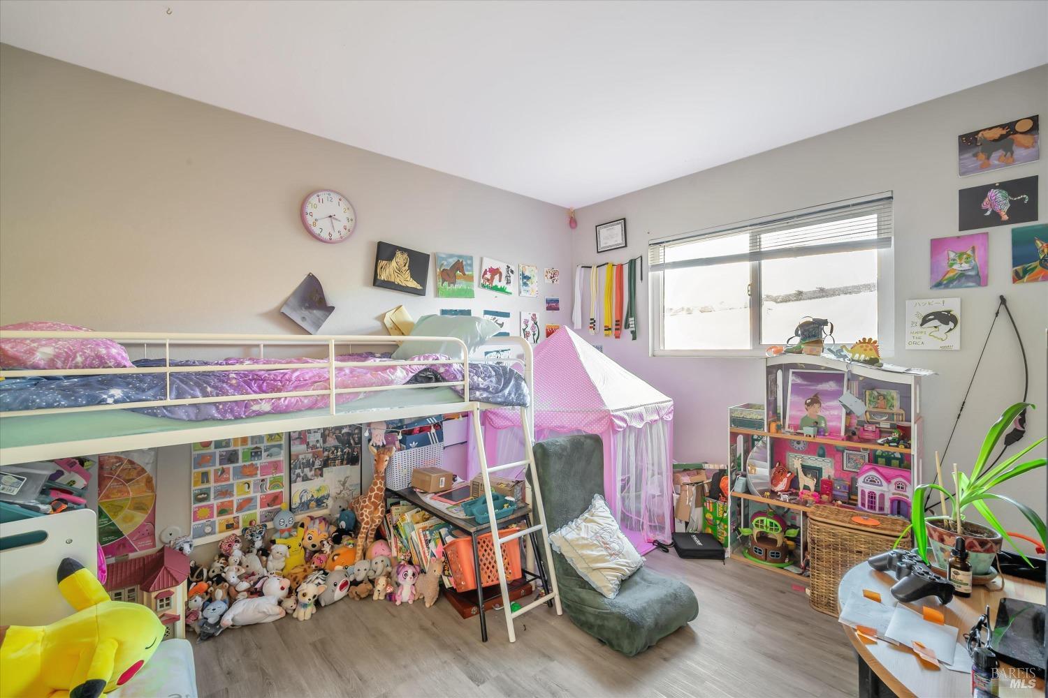 1717-1719 Mission Blvd