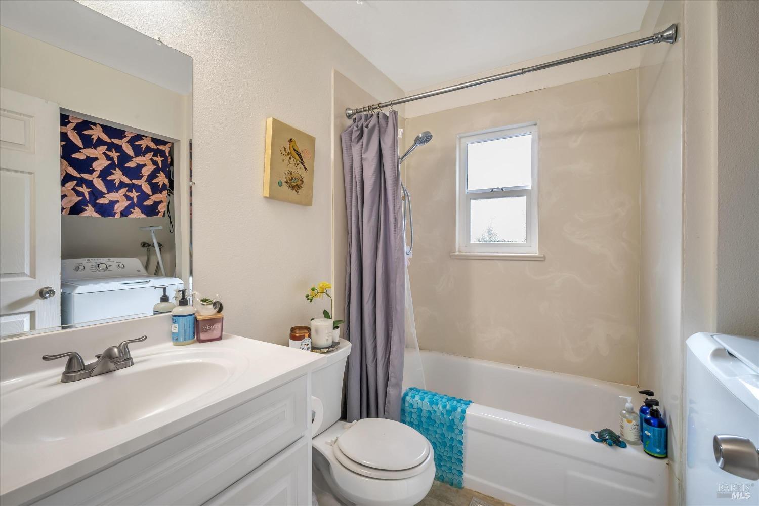 1717-1719 Mission Blvd