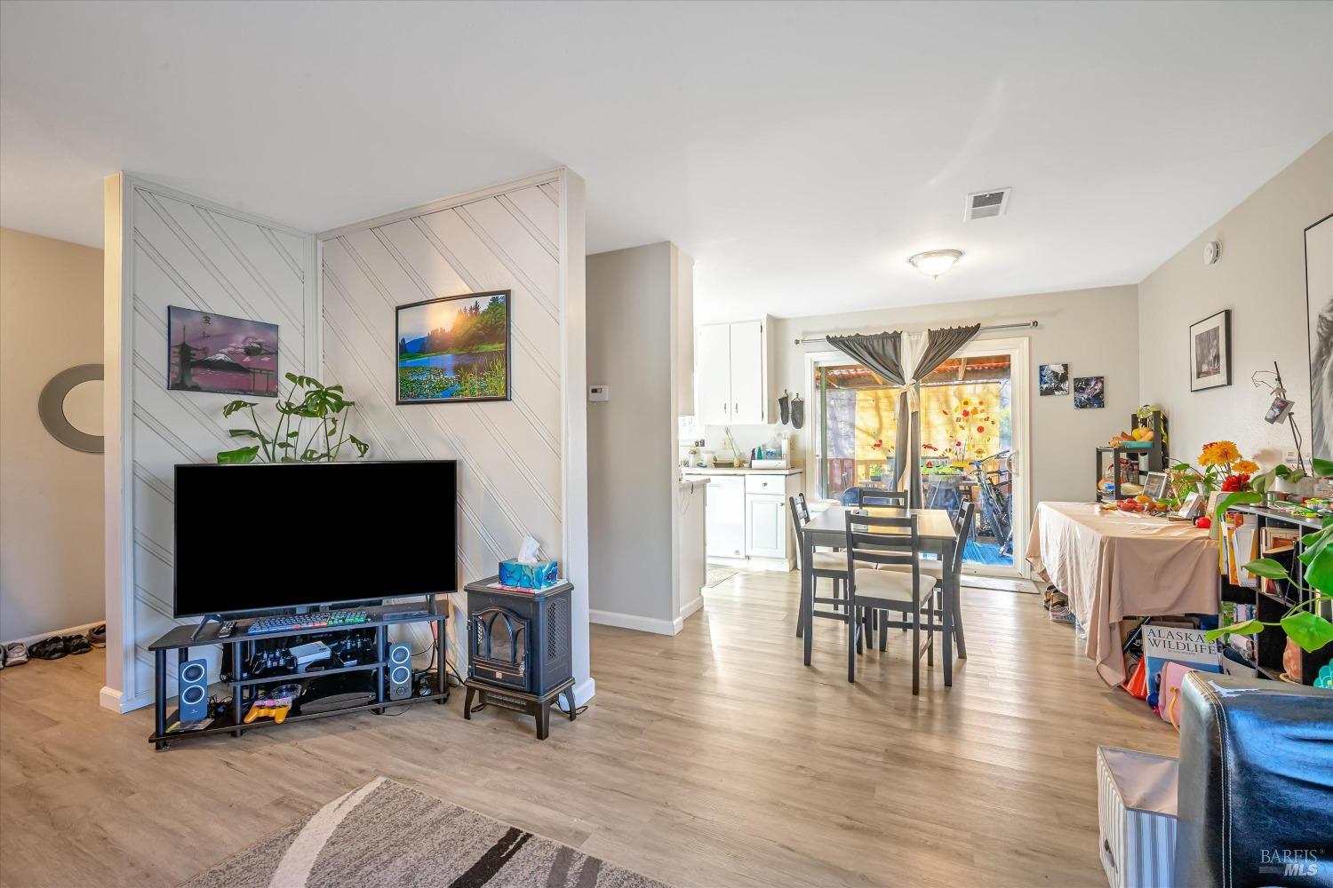 1717-1719 Mission Blvd