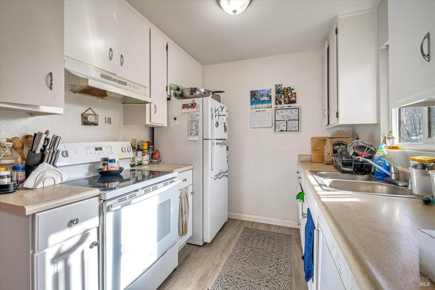 1717-1719 Mission Blvd