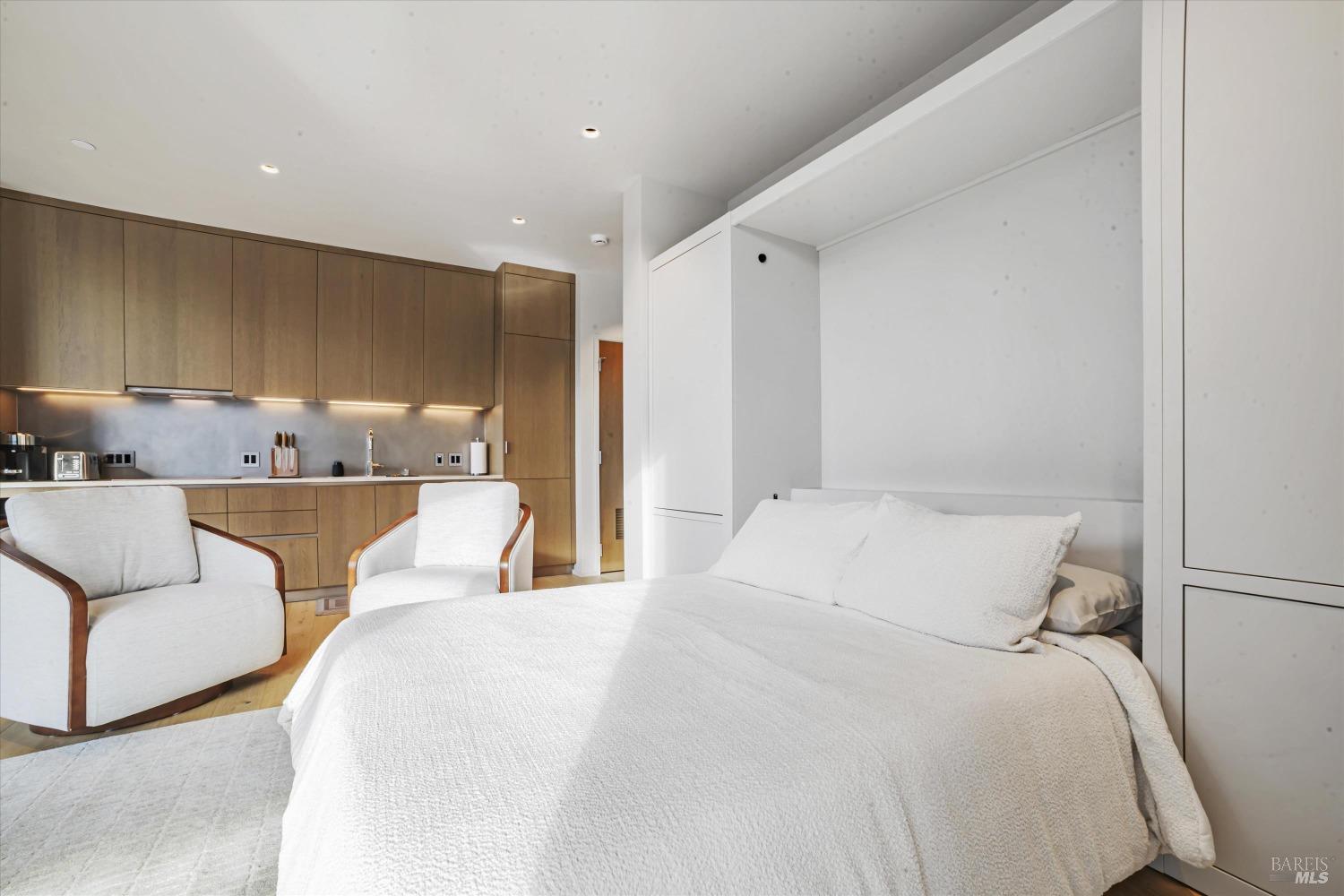 131 Sawmill Cir #203