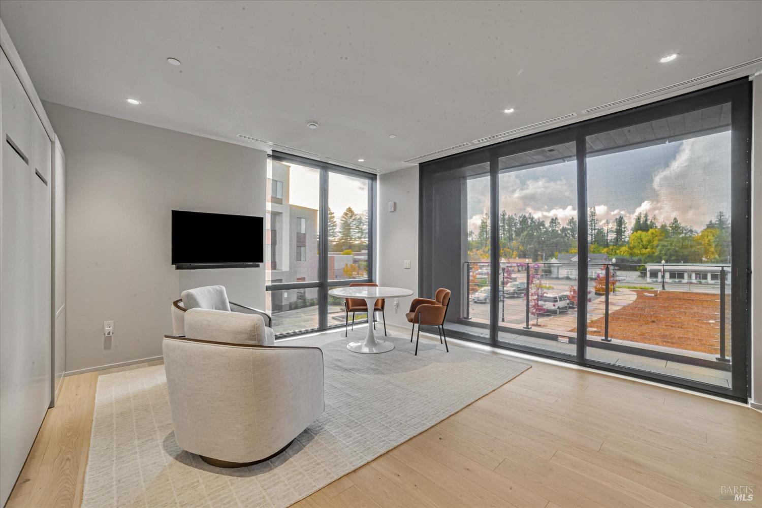 131 Sawmill Cir #203