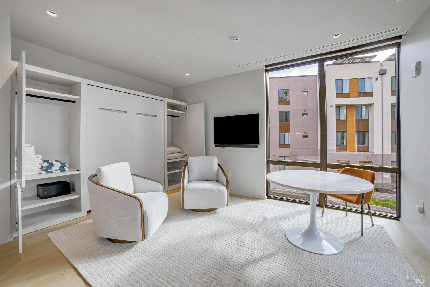 131 Sawmill Cir #203