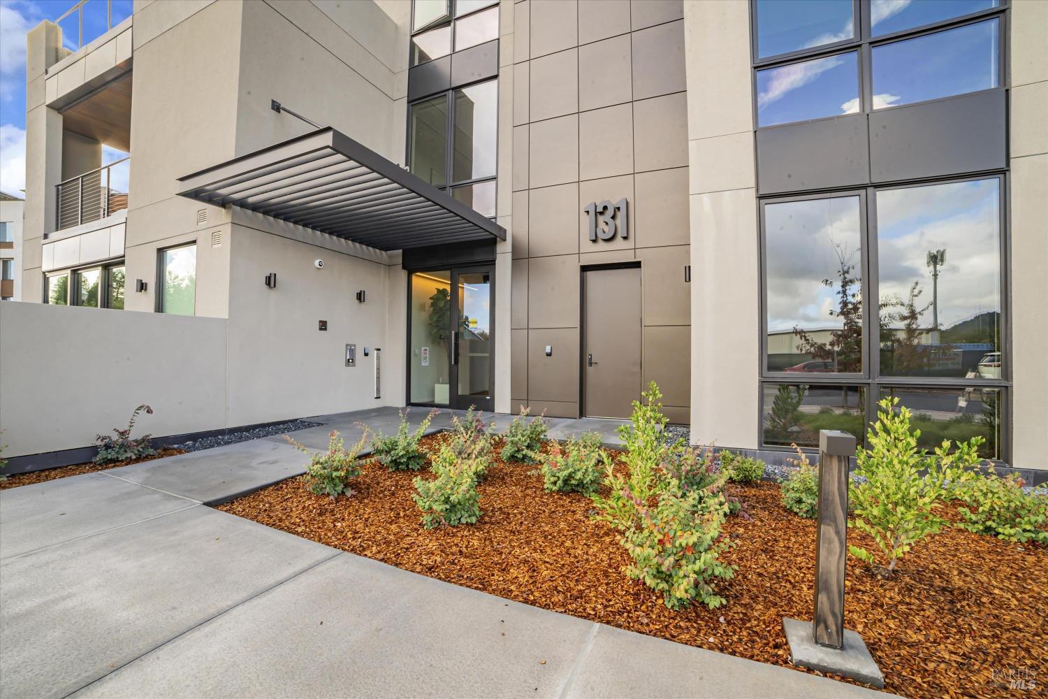 131 Sawmill Cir #203