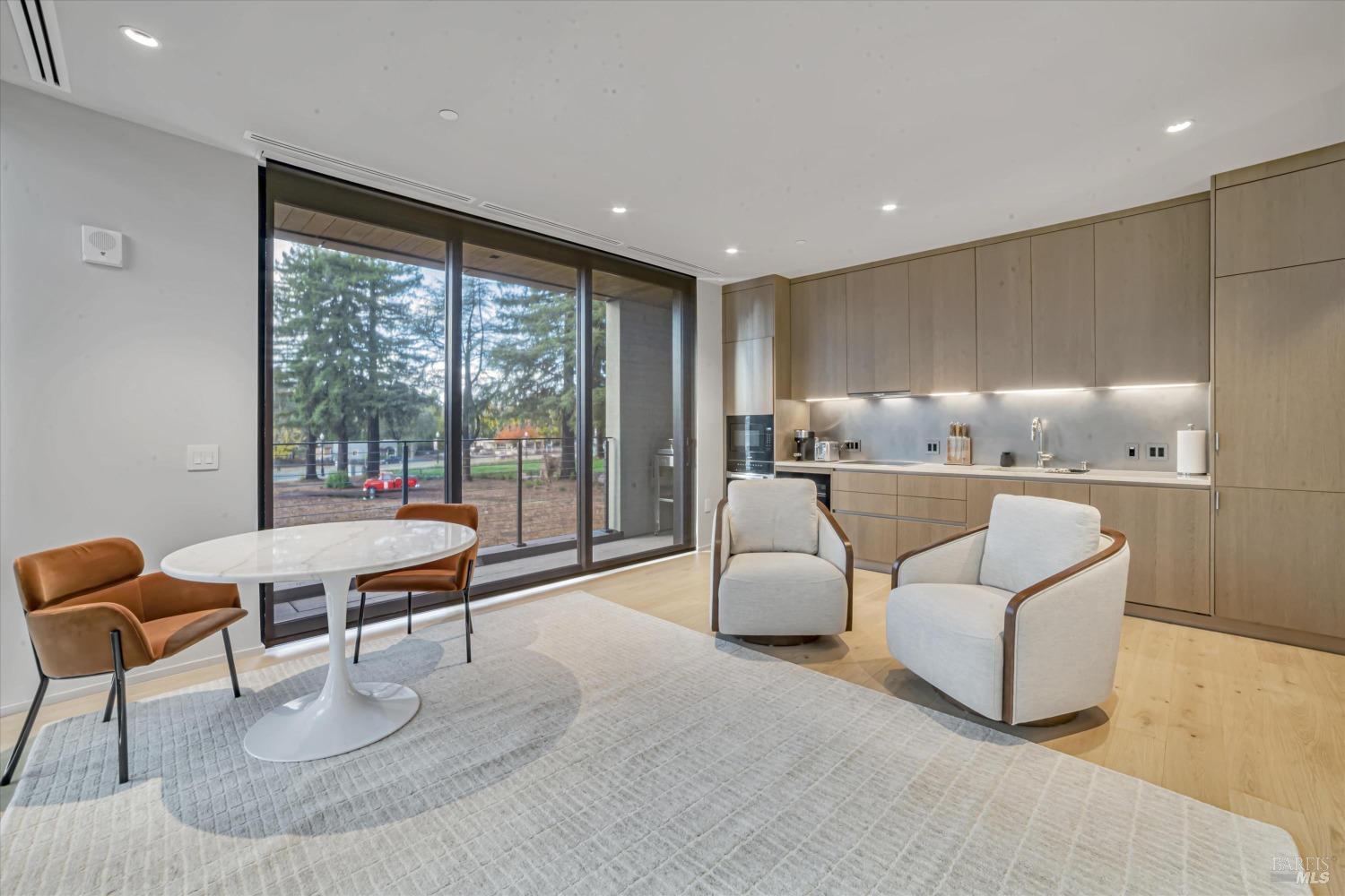 131 Sawmill Cir #203