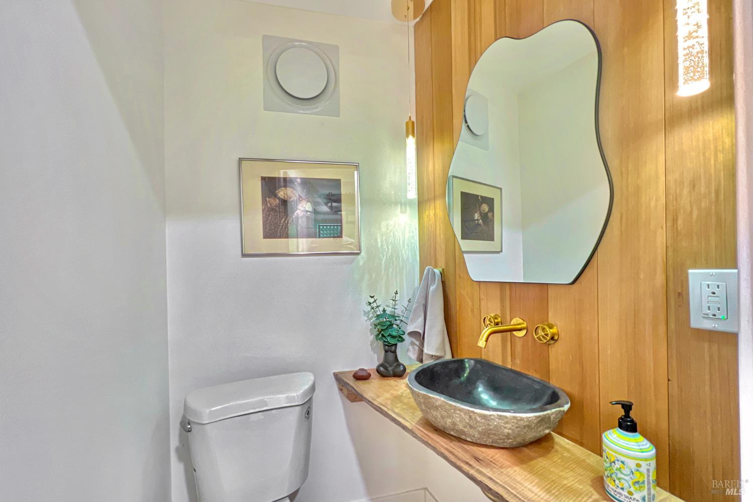 5600 Austin Creek Rd