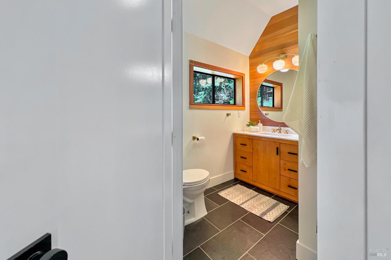 5600 Austin Creek Rd