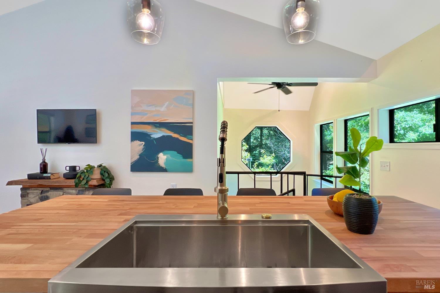 5600 Austin Creek Rd