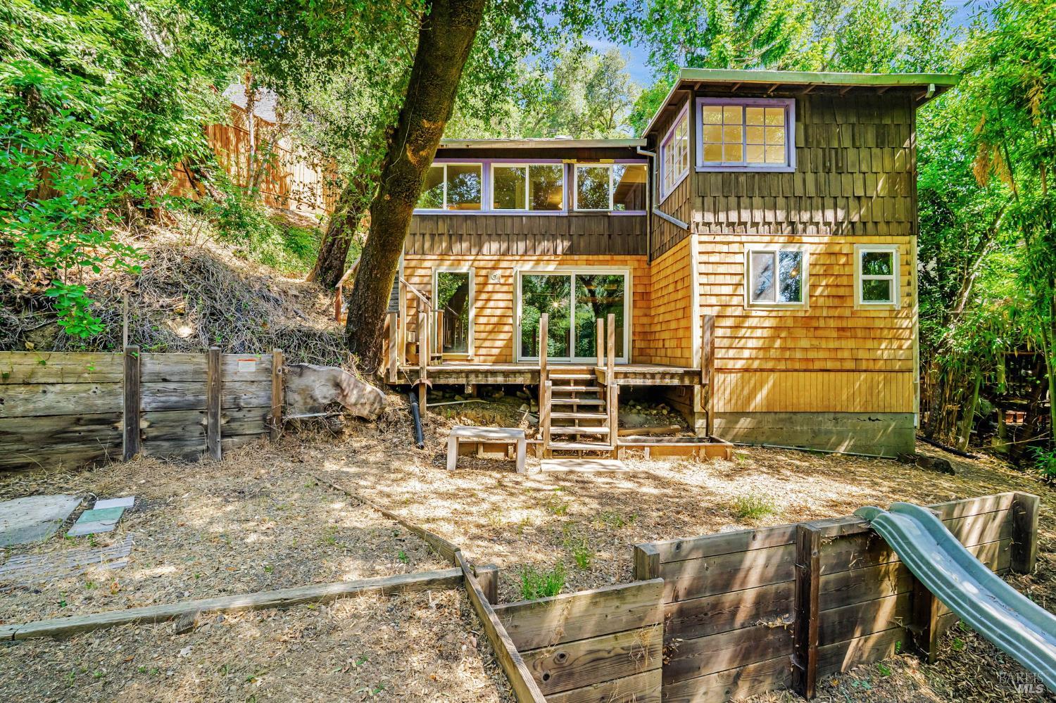 2160 Madrone Ave