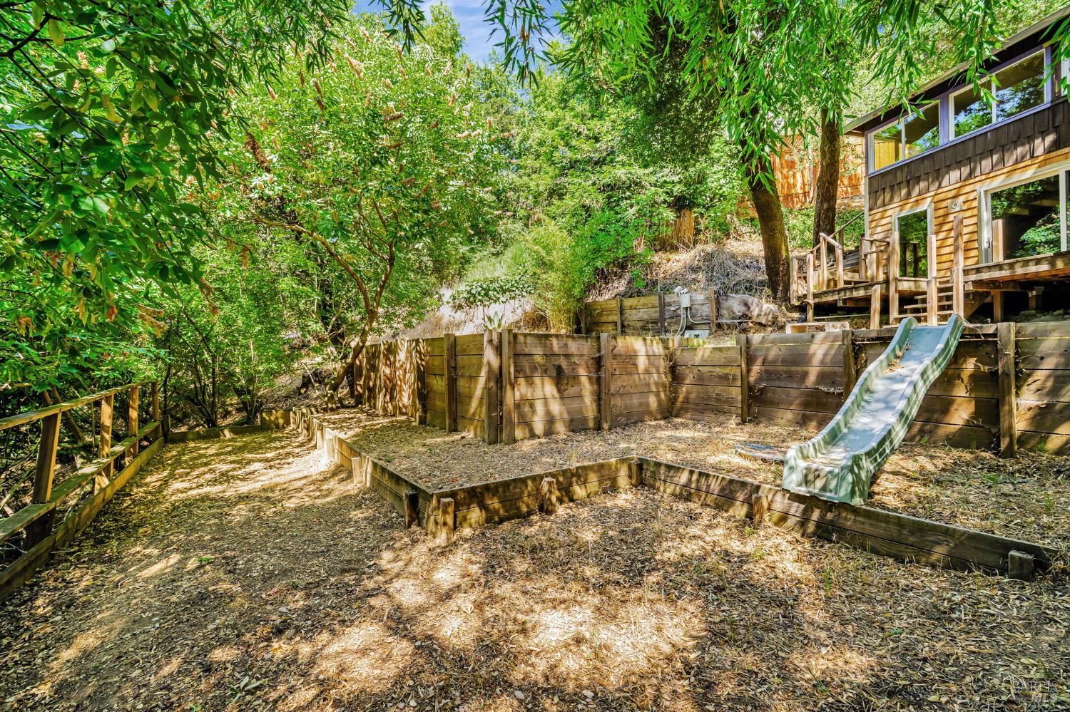 2160 Madrone Ave
