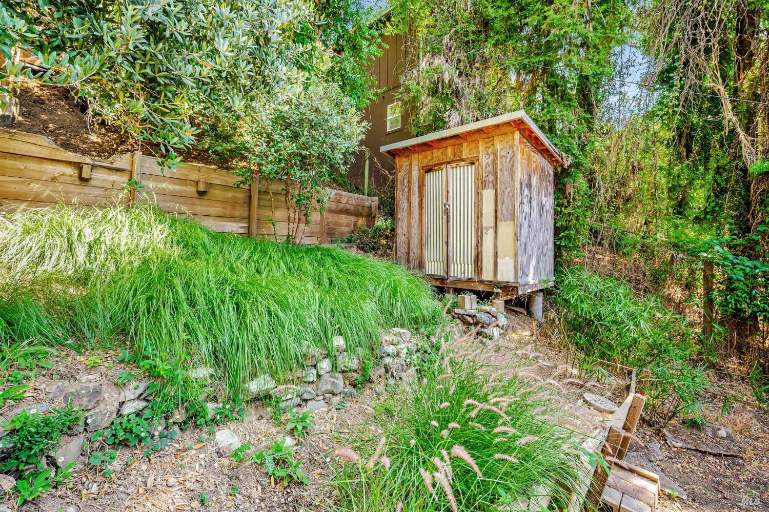 2160 Madrone Ave