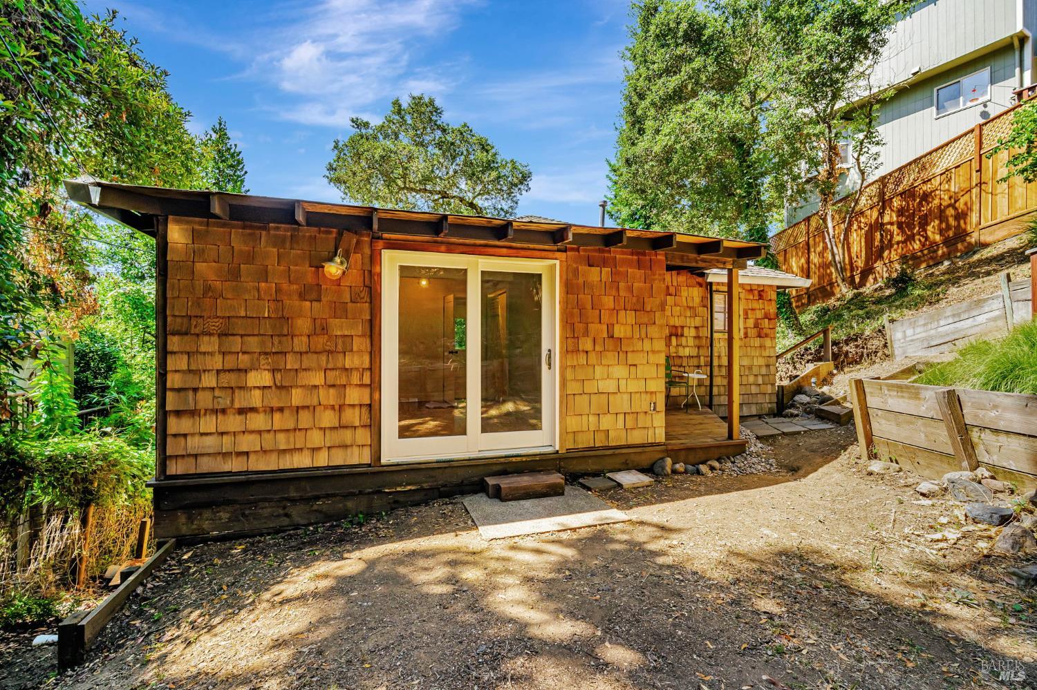2160 Madrone Ave