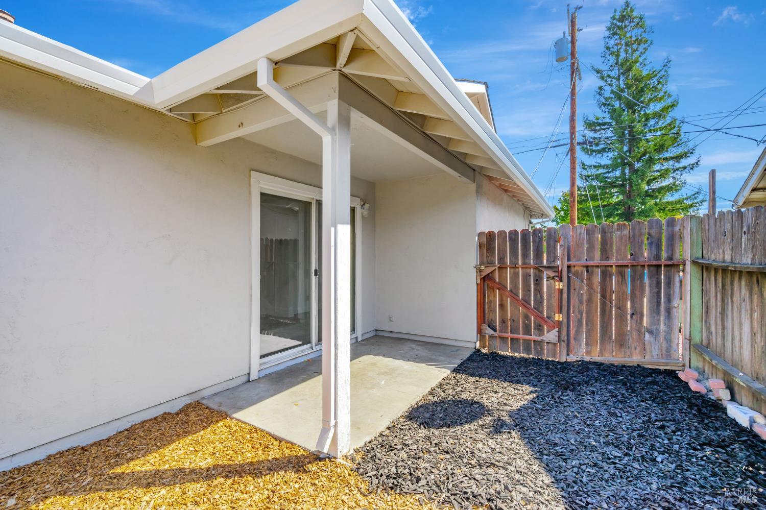 1447 Beachwood Dr