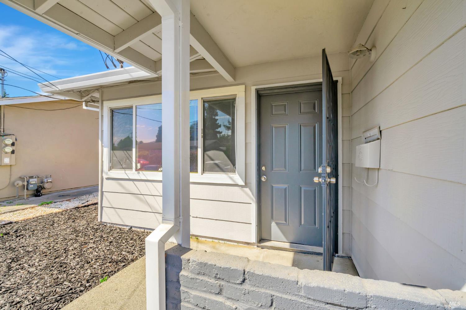 1447 Beachwood Dr