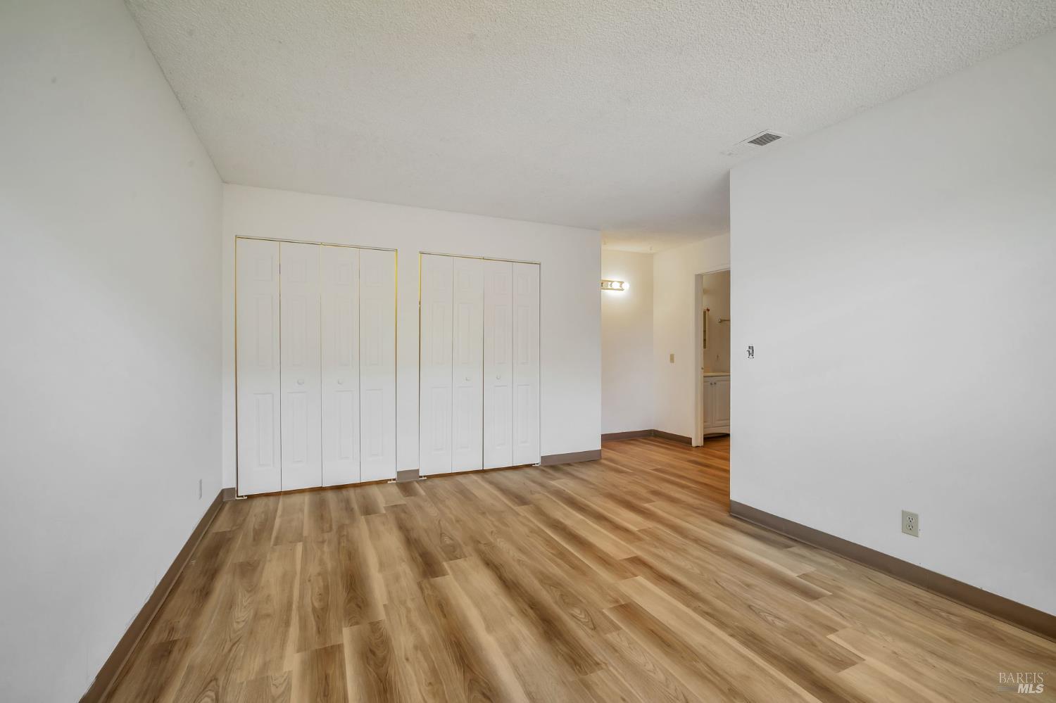 1447 Beachwood Dr