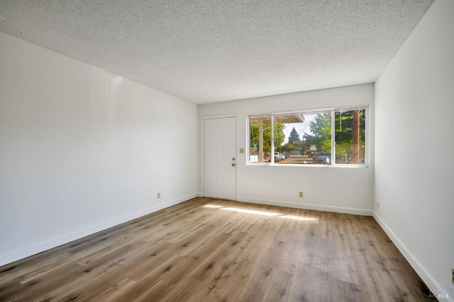 1447 Beachwood Dr