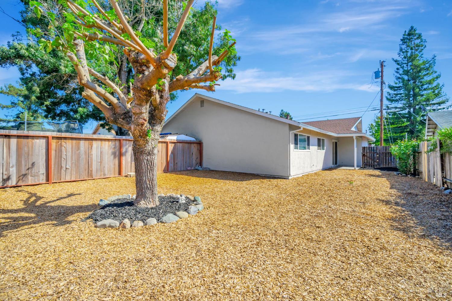 1447 Beachwood Dr