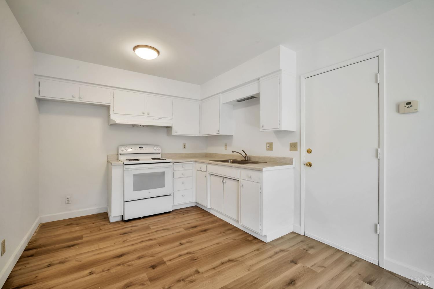 1447 Beachwood Dr
