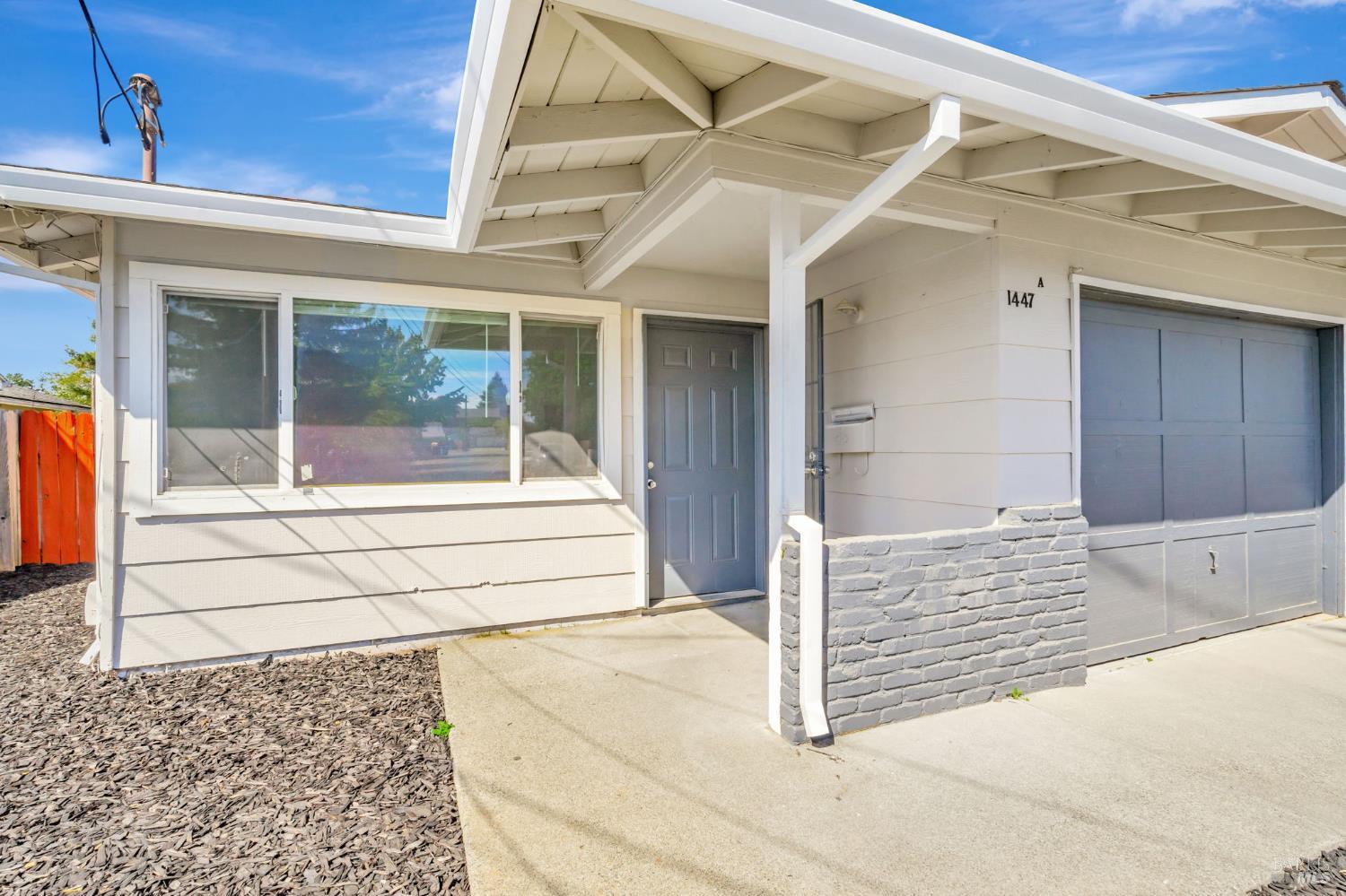 1447 Beachwood Dr