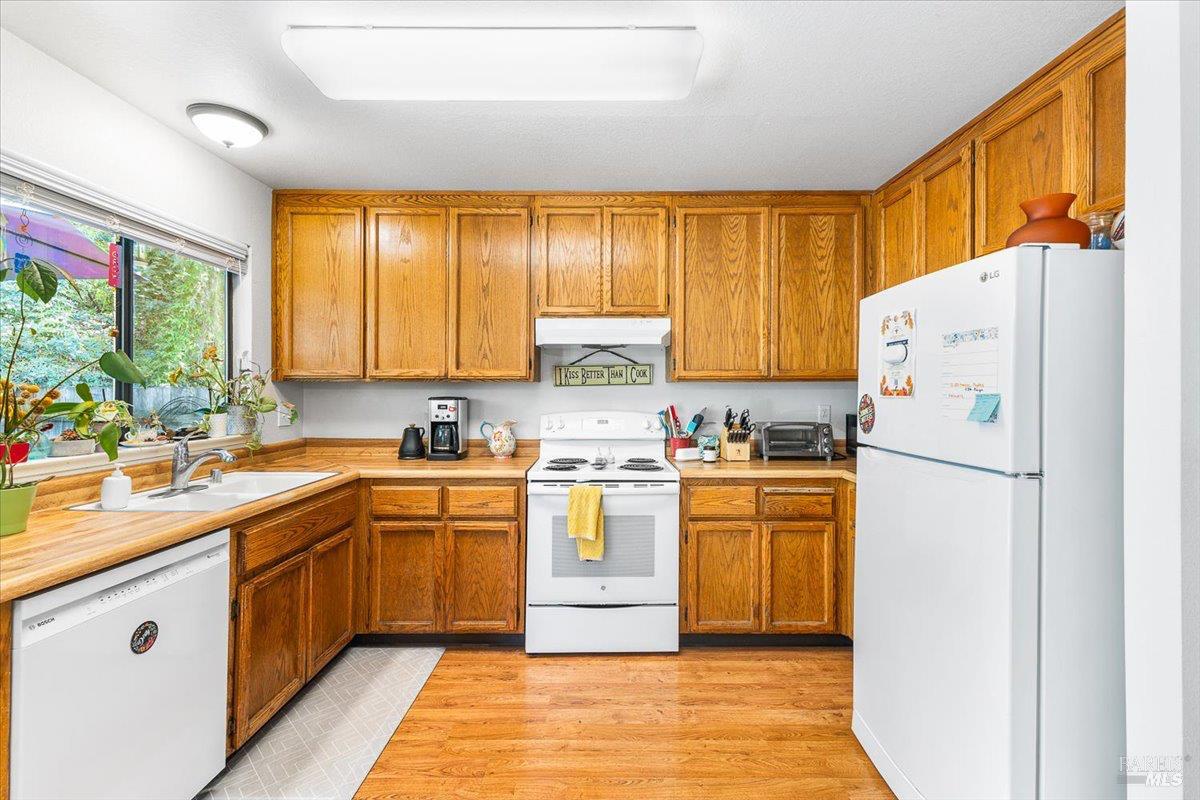 280 Hummingbird Court