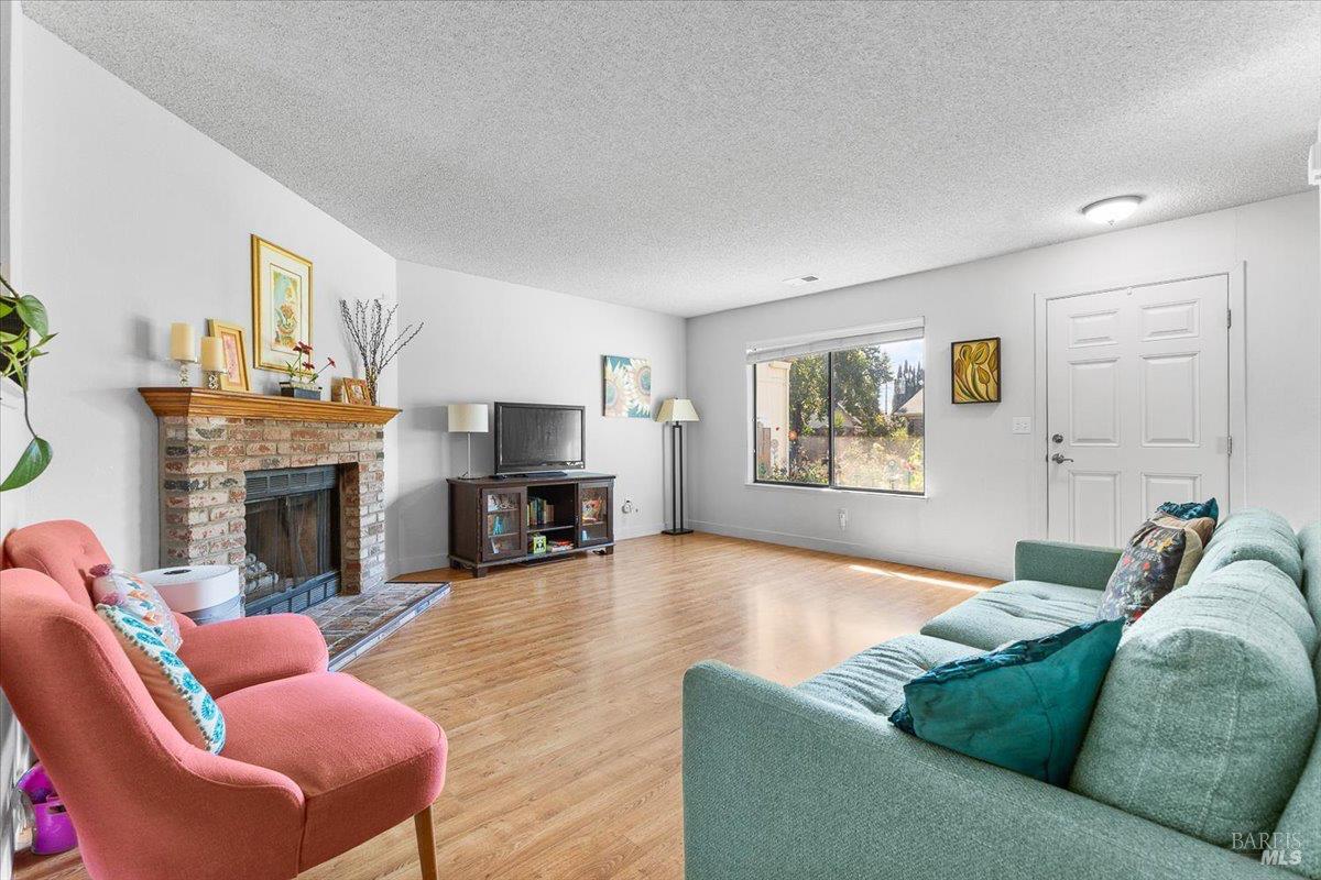 280 Hummingbird Court