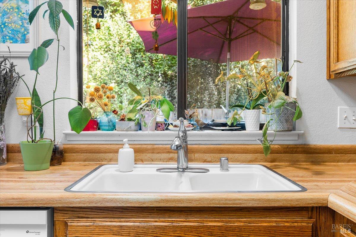 280 Hummingbird Court